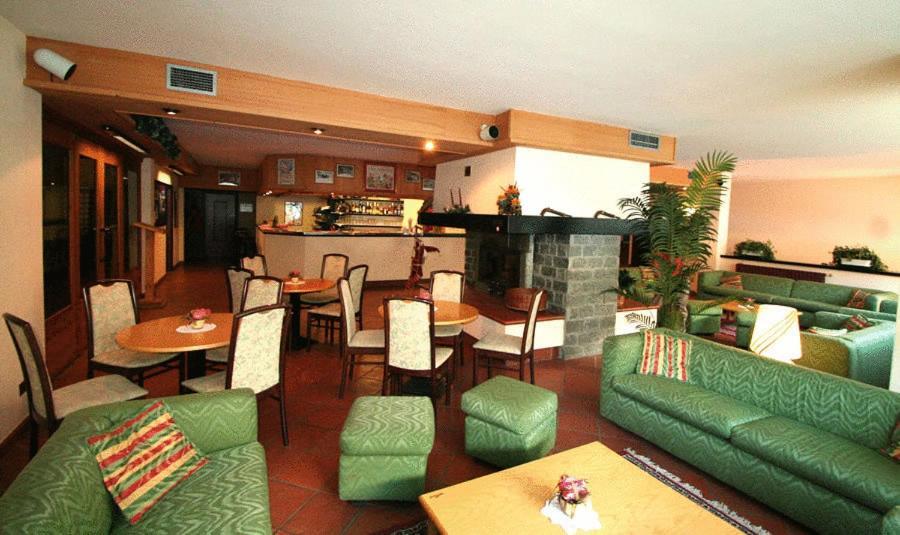 Hotel Santa Caterina Санта-Катерина-Вальфурва Екстер'єр фото