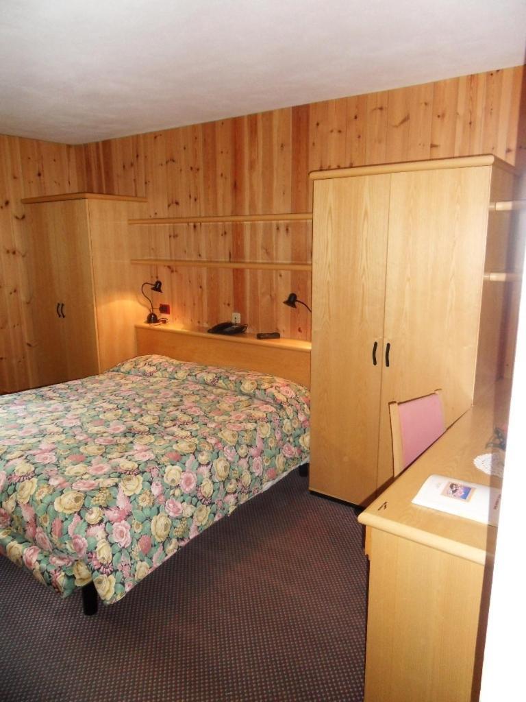 Hotel Santa Caterina Санта-Катерина-Вальфурва Екстер'єр фото
