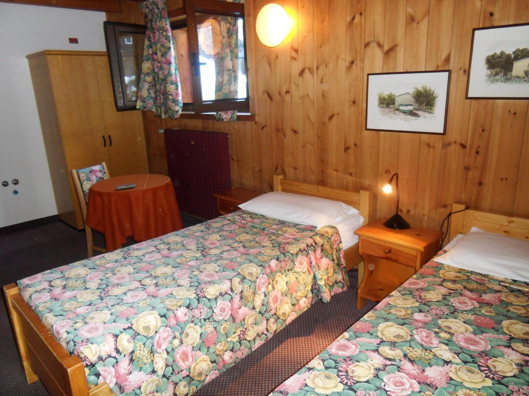 Hotel Santa Caterina Санта-Катерина-Вальфурва Екстер'єр фото