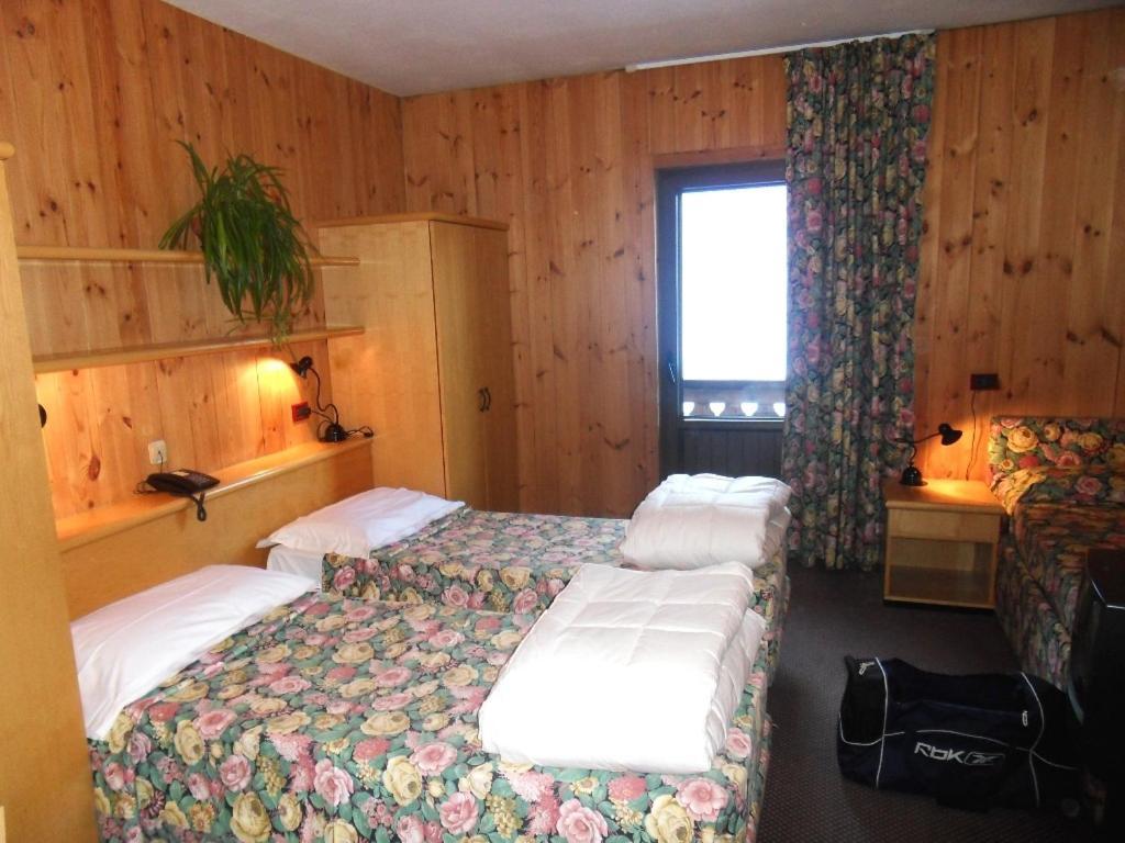 Hotel Santa Caterina Санта-Катерина-Вальфурва Номер фото