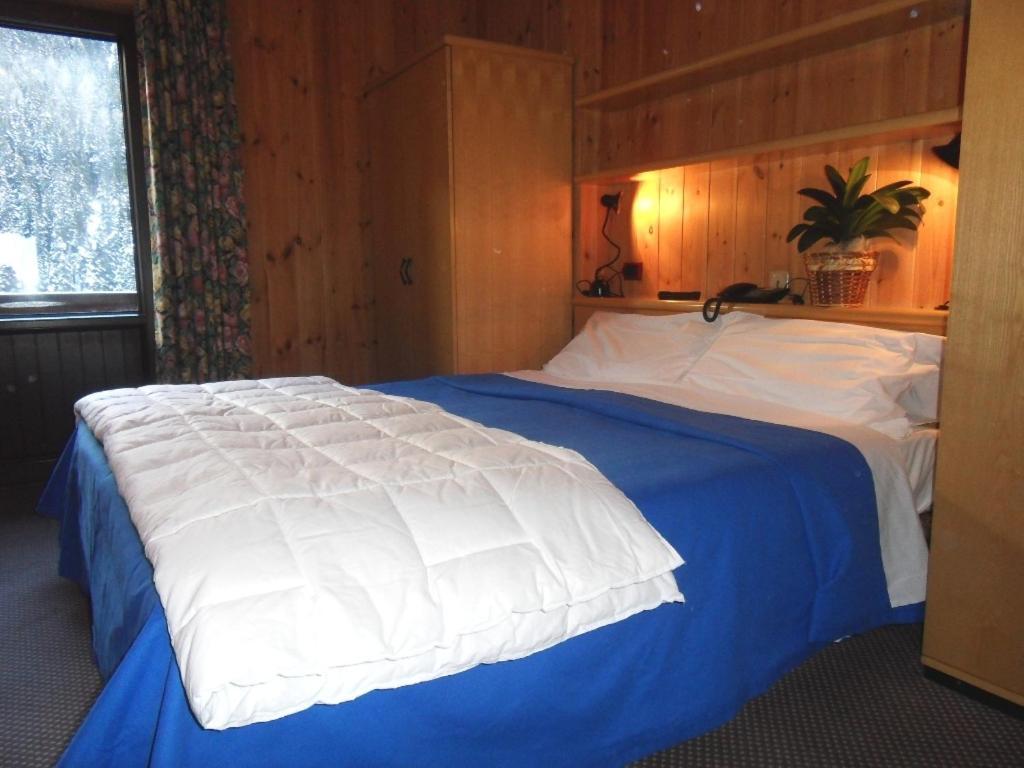 Hotel Santa Caterina Санта-Катерина-Вальфурва Номер фото