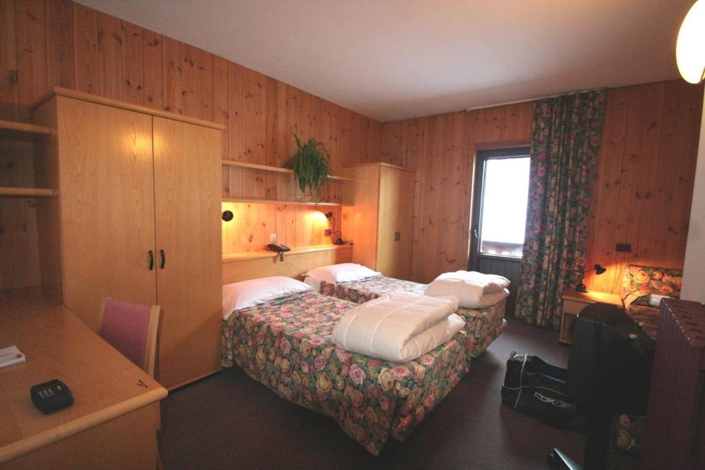 Hotel Santa Caterina Санта-Катерина-Вальфурва Екстер'єр фото