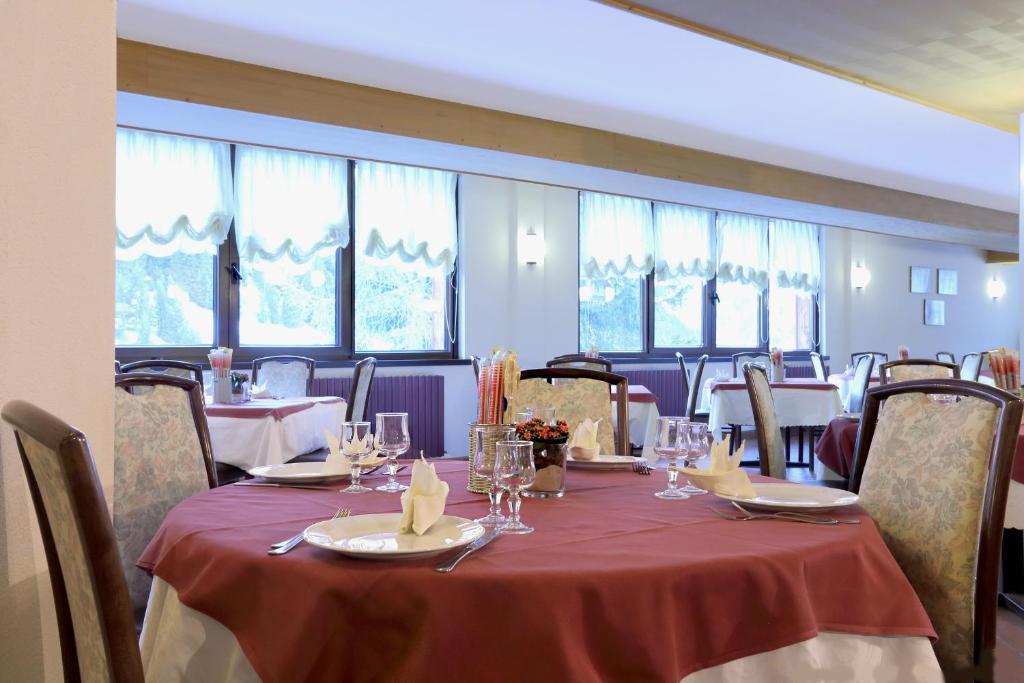 Hotel Santa Caterina Санта-Катерина-Вальфурва Екстер'єр фото