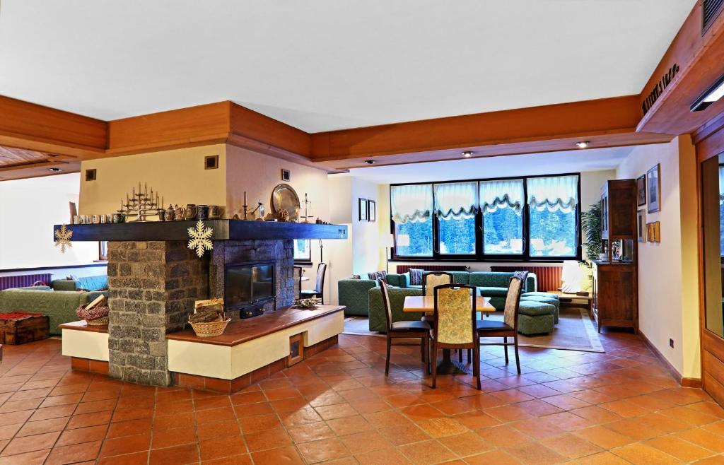 Hotel Santa Caterina Санта-Катерина-Вальфурва Екстер'єр фото